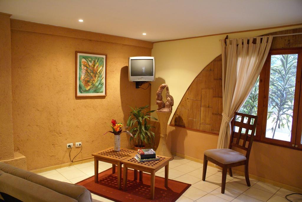 Dushi Vida Country Inn 阿拉胡埃拉 外观 照片